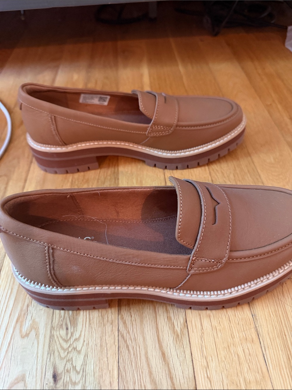 Toms Women’s Cara Loafers - Picture 4 of 5